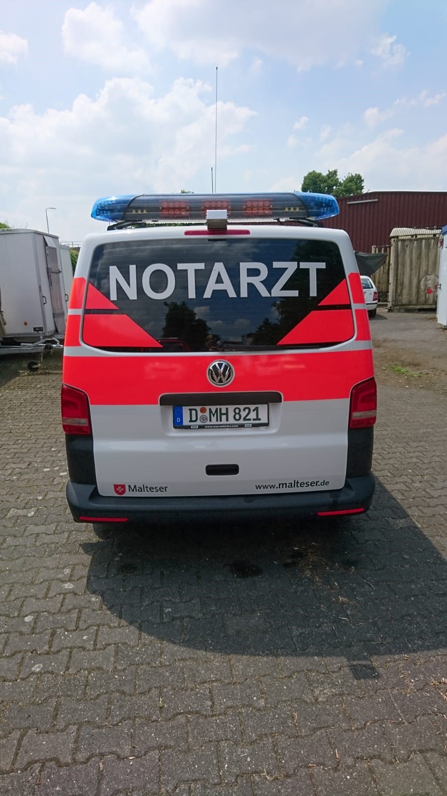 d1006444b5NEF_hinten_zwei.jpg